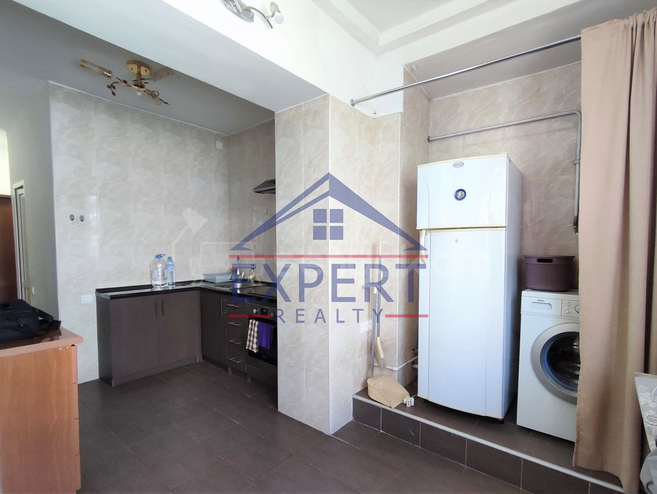 3 Սենյականոց Բնակարան Քարե Շենքում, 75քմ, 4/5 հարկ, Նորմալ Վիճակում, Կահավորված, Արևկող