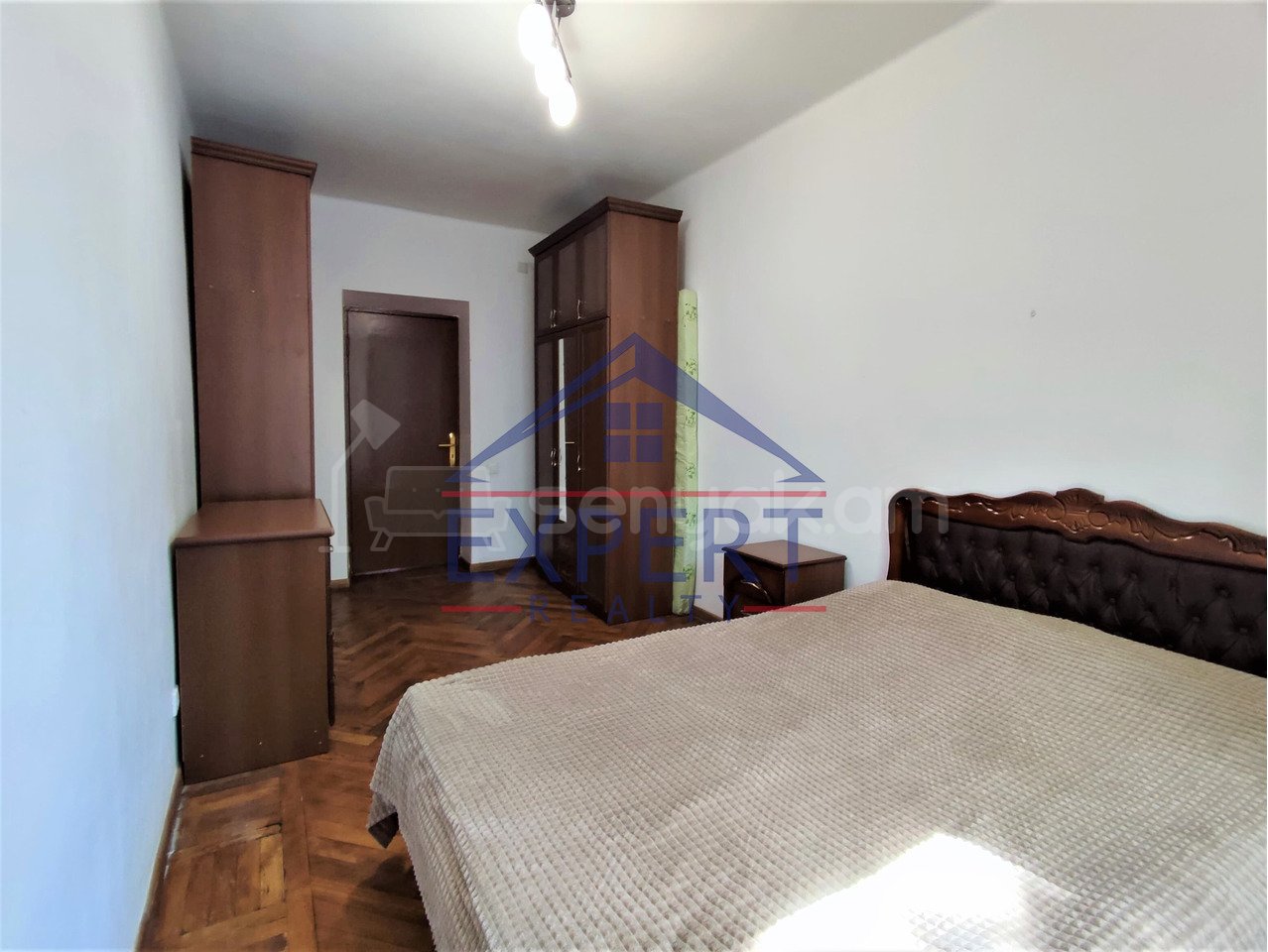 3 Սենյականոց Բնակարան Քարե Շենքում, 75քմ, 4/5 հարկ, Նորմալ Վիճակում, Կահավորված, Արևկող