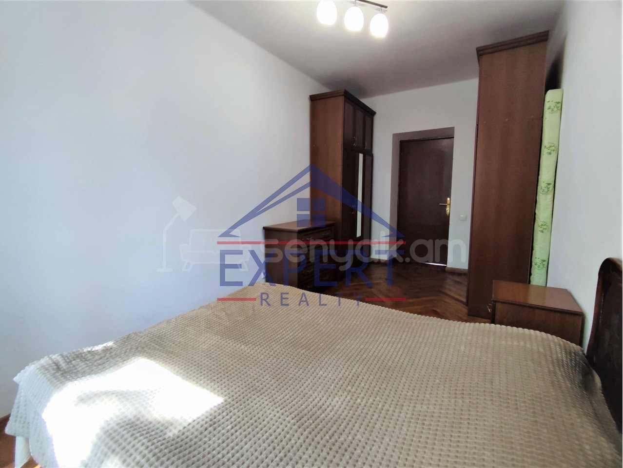 3 Սենյականոց Բնակարան Քարե Շենքում, 75քմ, 4/5 հարկ, Նորմալ Վիճակում, Կահավորված, Արևկող