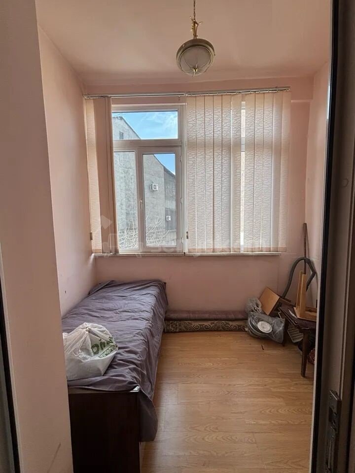 2 Սենյականոց Բնակարան Քարե Շենքում, 70քմ, 3/5 հարկ, Կապիտալ Վերանորոգված