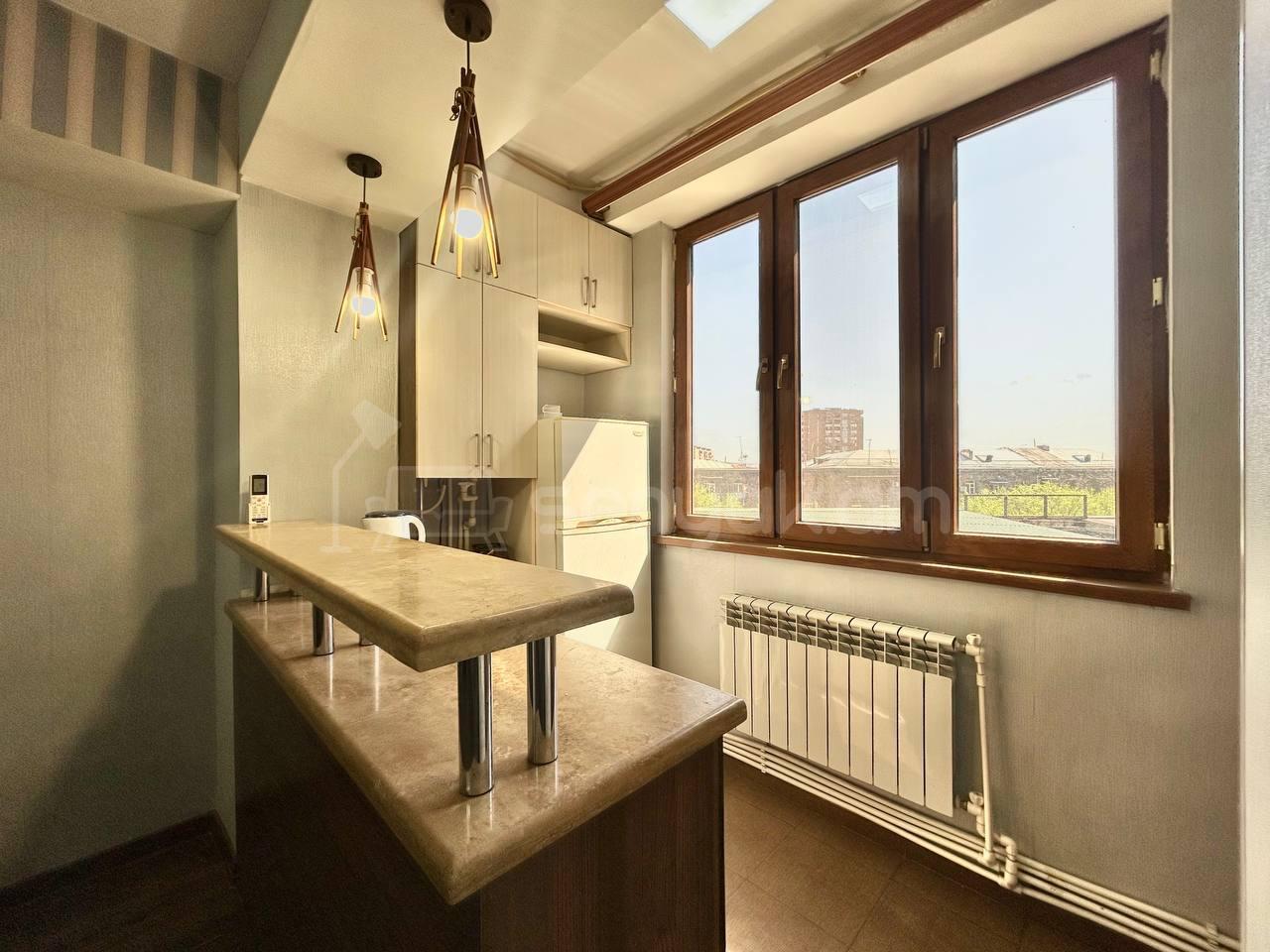 2 Սենյականոց Բնակարան, 41քմ, 5/10 հարկ, Կապիտալ Վերանորոգված