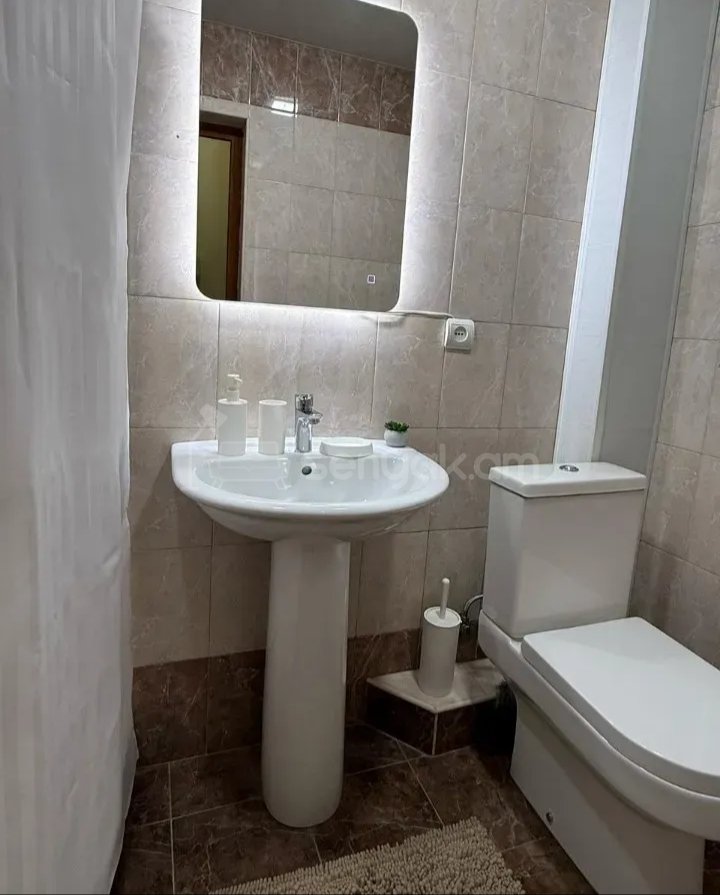 2 Սենյականոց Բնակարան Քարե Շենքում, 40քմ, 2/5 հարկ, Դիզայներական Վերանորոգված, Կահավորված, Արևկող