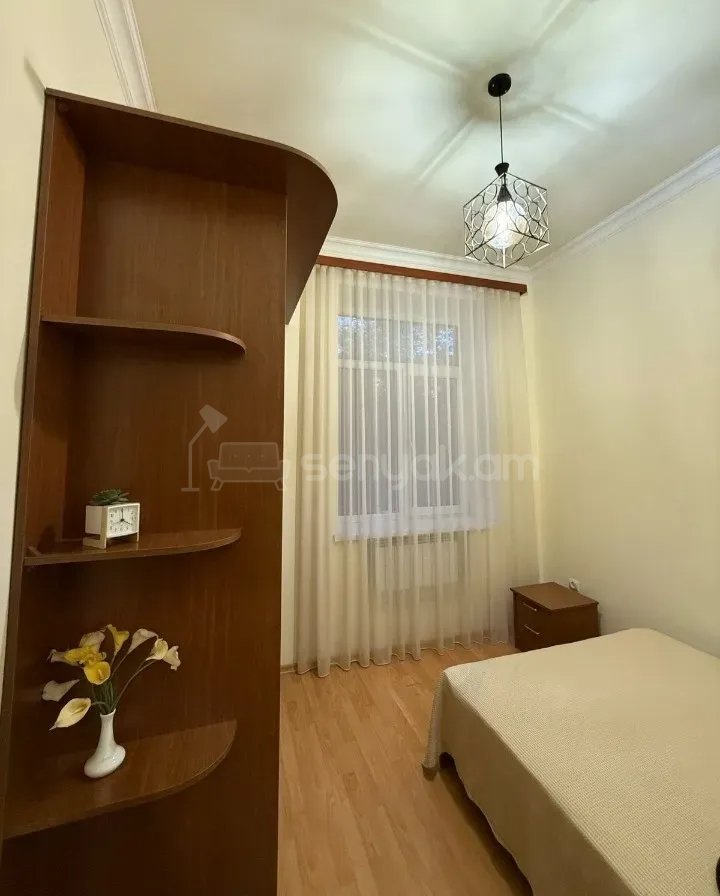 2 Սենյականոց Բնակարան Քարե Շենքում, 40քմ, 2/5 հարկ, Դիզայներական Վերանորոգված, Կահավորված, Արևկող