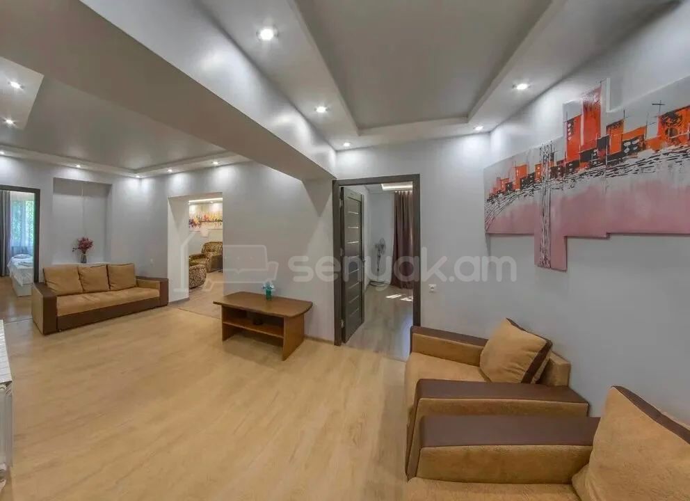 4 Սենյականոց Բնակարան Քարե Շենքում, 105քմ, 1/6 հարկ, Դիզայներական Վերանորոգված, Կահավորված, Արևկող