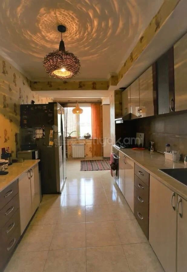 3 Սենյականոց Բնակարան Քարե Շենքում, 107քմ, 14/16 հարկ, Կապիտալ Վերանորոգված, Կահավորված, Արևկող