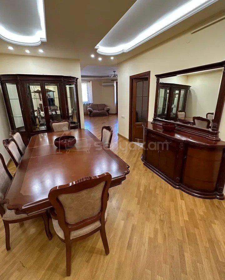 4 Սենյականոց Բնակարան Նորակառույց Քարե Շենքում, 146քմ, 10/18 հարկ, Կապիտալ Վերանորոգված, Կահավորված