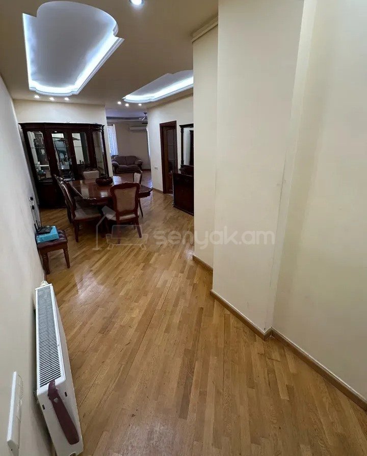 4 Սենյականոց Բնակարան Նորակառույց Քարե Շենքում, 146քմ, 10/18 հարկ, Կապիտալ Վերանորոգված, Կահավորված
