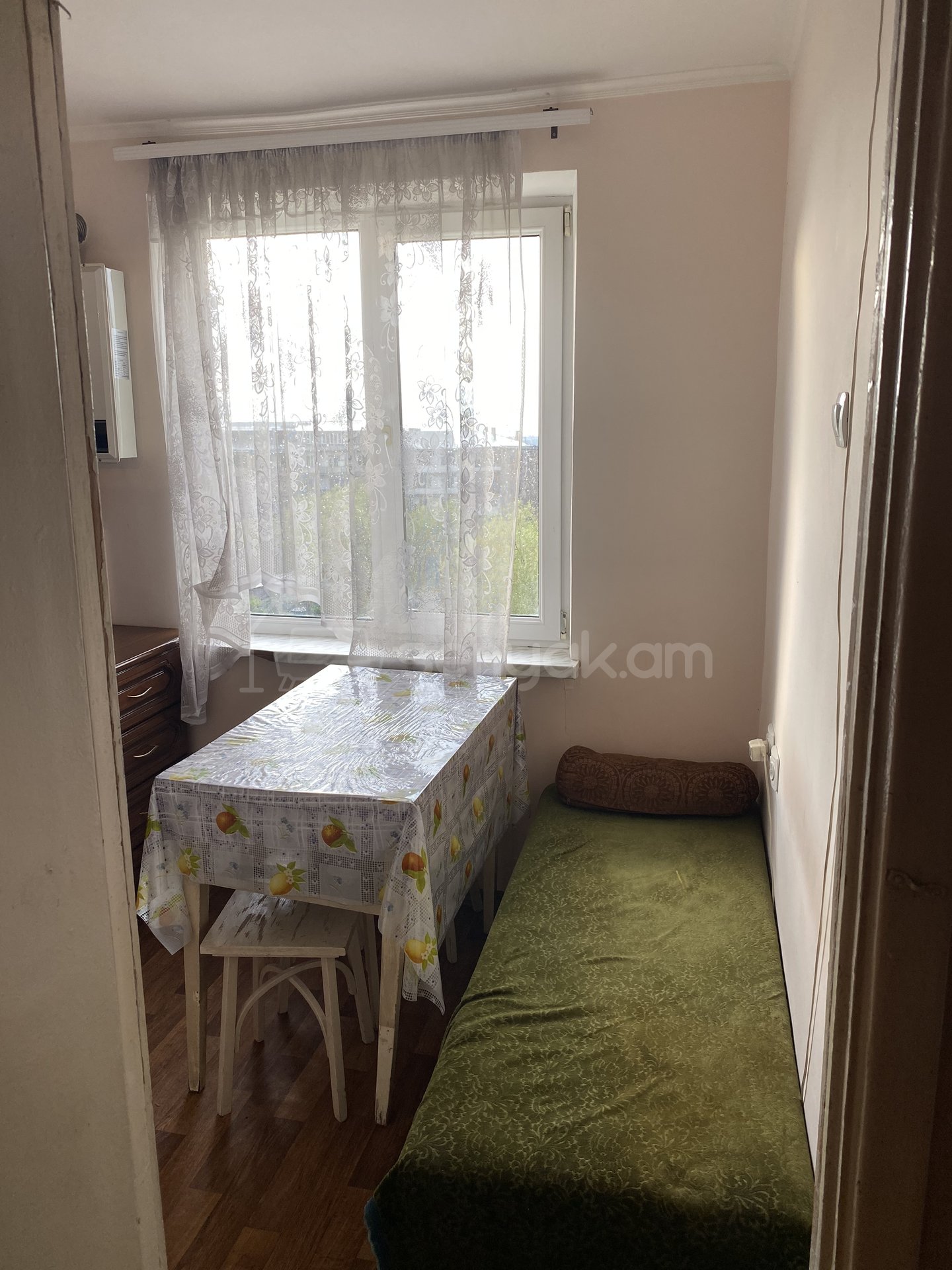 1 Սենյականոց Բնակարան, 33քմ, 5/5 հարկ, Նորմալ Վիճակում, Կահավորված