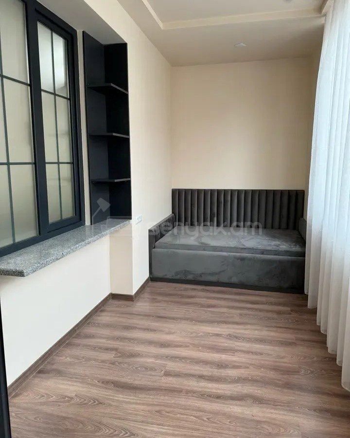 2 Սենյականոց Բնակարան Քարե Շենքում, 50քմ, 5/5 հարկ, Կապիտալ Վերանորոգված, Կահավորված
