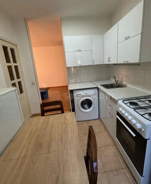 2 Սենյականոց Բնակարան Քարե Շենքում, 41քմ, 3/5 հարկ, Կապիտալ Վերանորոգված, Կահավորված, Արևկող