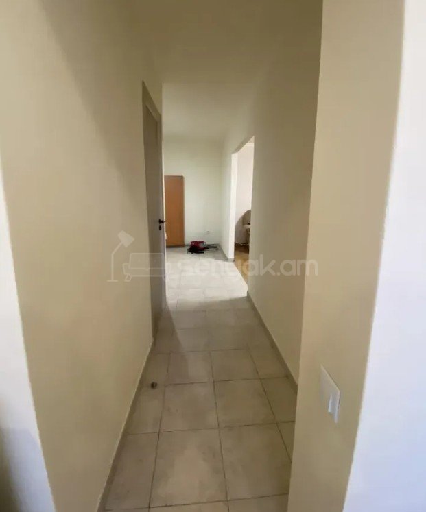 2 Սենյականոց Բնակարան Քարե Շենքում, 55քմ, 5/5 հարկ, Կապիտալ Վերանորոգված, Կահավորված, Արևկող