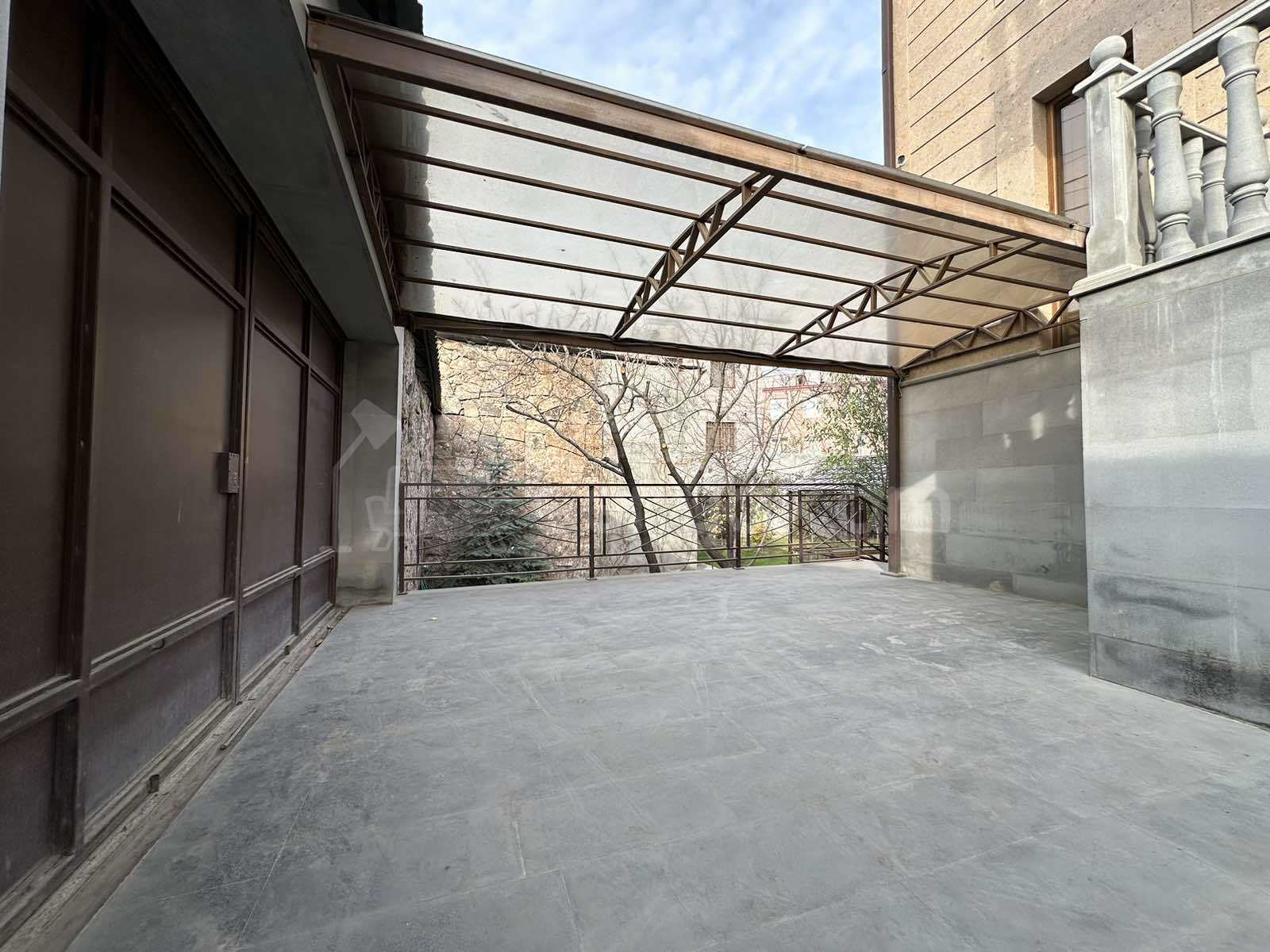 6 Սենյականոց Շքեղ Առանձնատուն, 270քմ, Ավտոտնակով