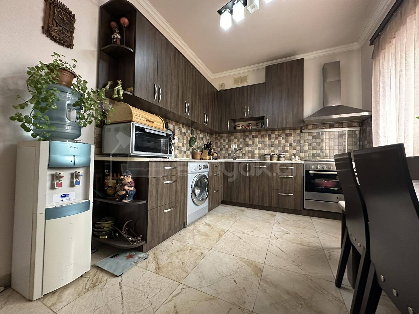 6 Սենյականոց Շքեղ Առանձնատուն, 270քմ, Ավտոտնակով