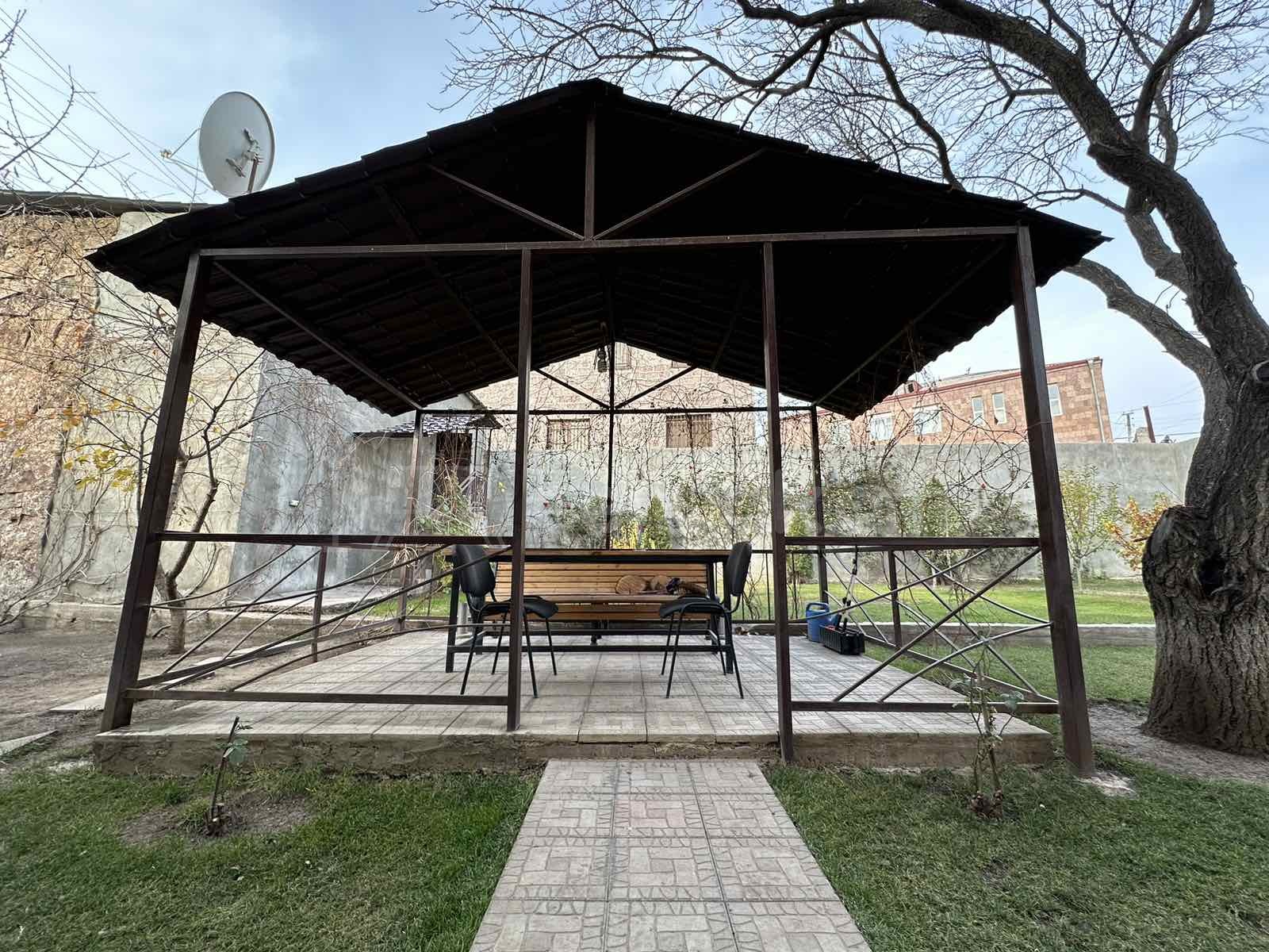 6 Սենյականոց Շքեղ Առանձնատուն, 270քմ, Ավտոտնակով