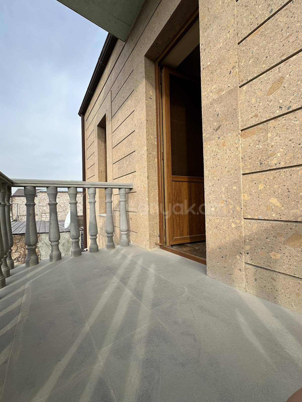 6 Սենյականոց Շքեղ Առանձնատուն, 270քմ, Ավտոտնակով