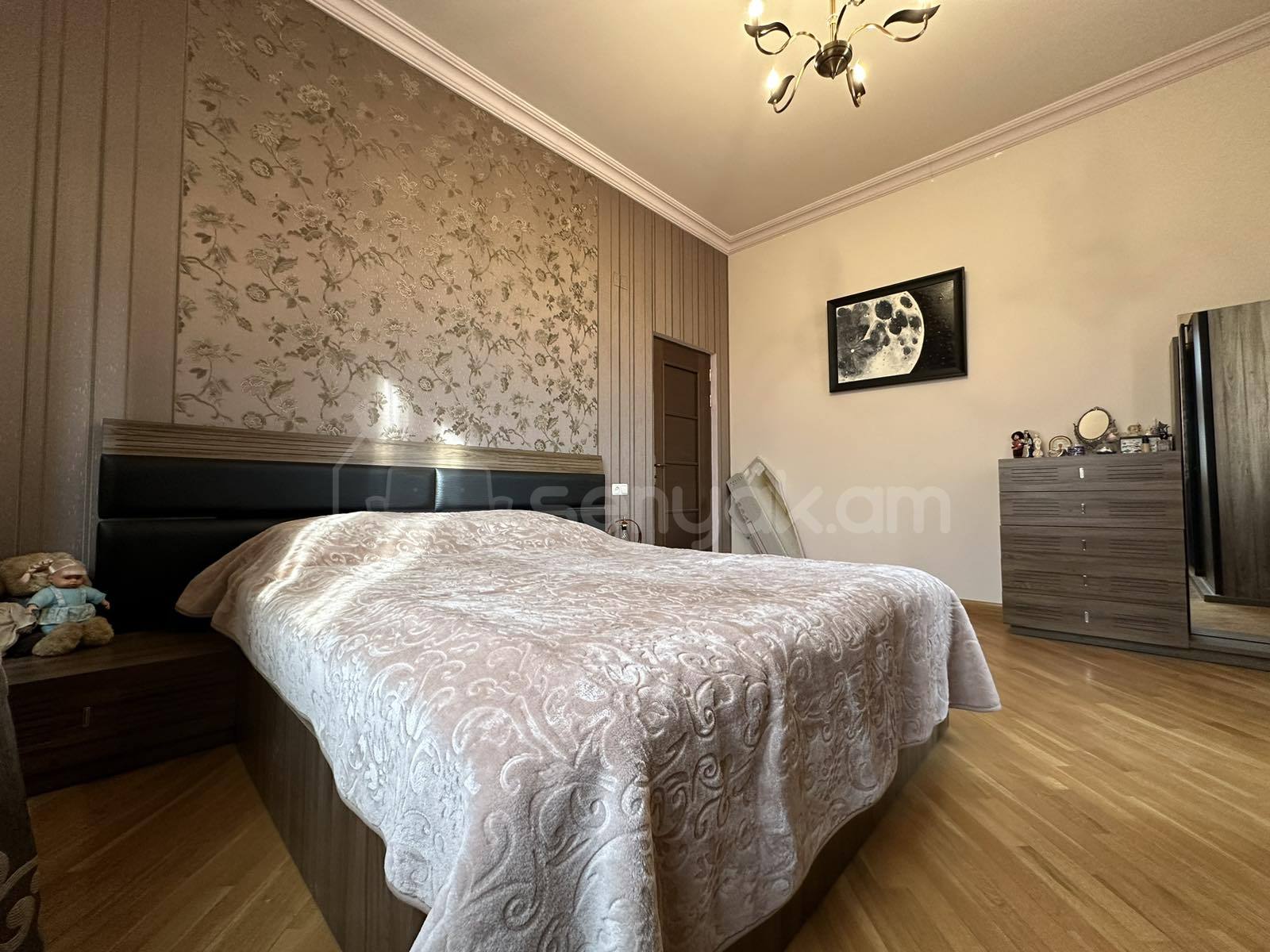6 Սենյականոց Շքեղ Առանձնատուն, 270քմ, Ավտոտնակով