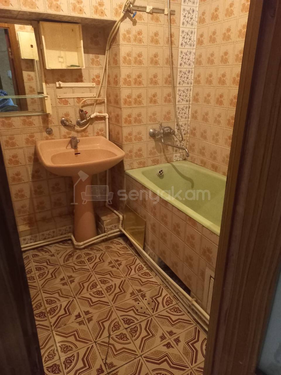 3 Սենյականոց Բնակարան Քարե Շենքում, 80քմ, 4/5 հարկ, Կոսմետիկ Վերանորոգված, Կահավորված, Արևկող