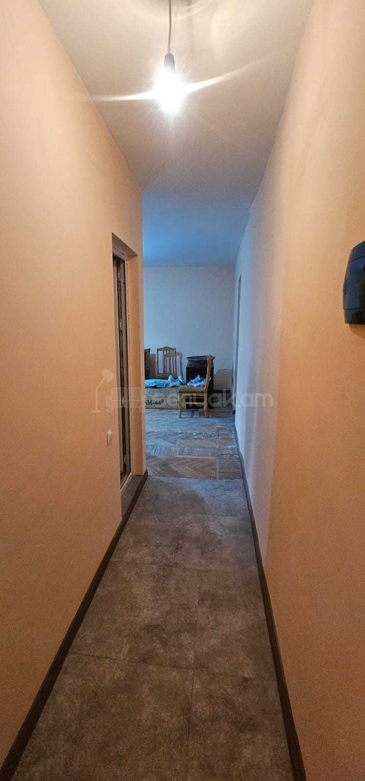 2 Սենյականոց Բնակարան Քարե Շենքում, 50քմ, 2/4 հարկ, Կապիտալ Վերանորոգված