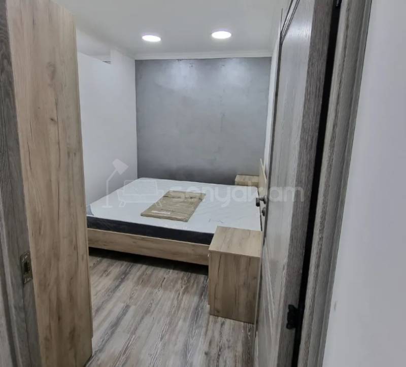 2 Սենյականոց Բնակարան Քարե Շենքում, 43քմ, 4/5 հարկ, Դիզայներական Վերանորոգված, Կահավորված, Արևկող