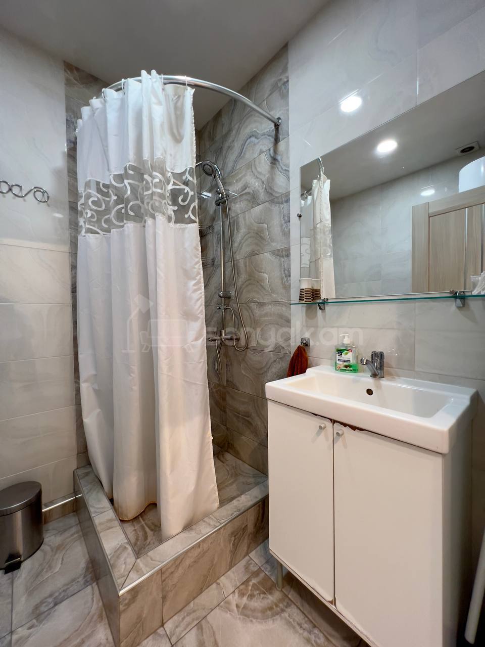 2 Սենյականոց Բնակարան Նորակառույցում, 65քմ, 10/13 հարկ, Դիզայներական Վերանորոգված, Կահավորված