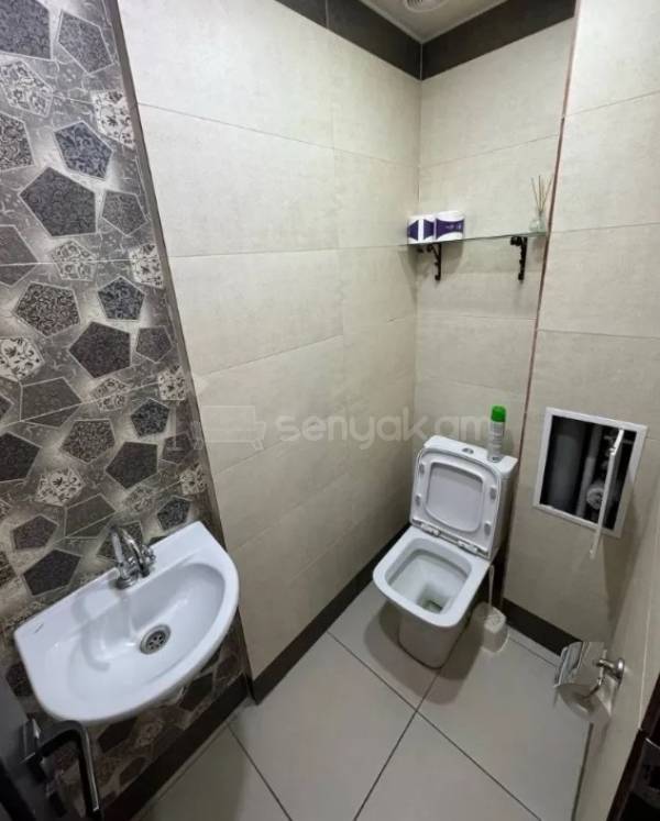 3 Սենյականոց Բնակարան, 85քմ, 1/9 հարկ, Կոսմետիկ Վերանորոգված, Մասամբ Կահավորված