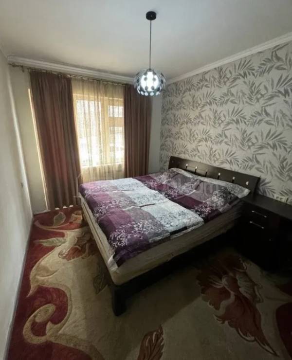 3 Սենյականոց Բնակարան, 85քմ, 1/9 հարկ, Կոսմետիկ Վերանորոգված, Մասամբ Կահավորված