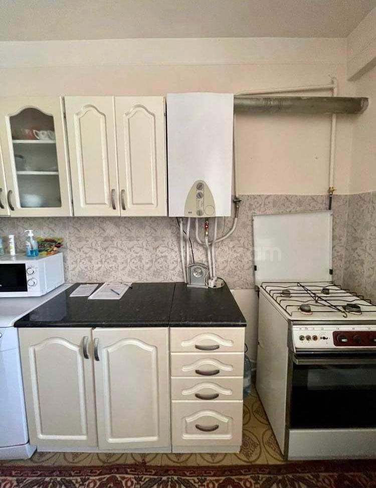 4 Սենյականոց Բնակարան Քարե Շենքում, 100քմ, 2/5 հարկ, Կապիտալ Վերանորոգված, Կահավորված, Արևկող