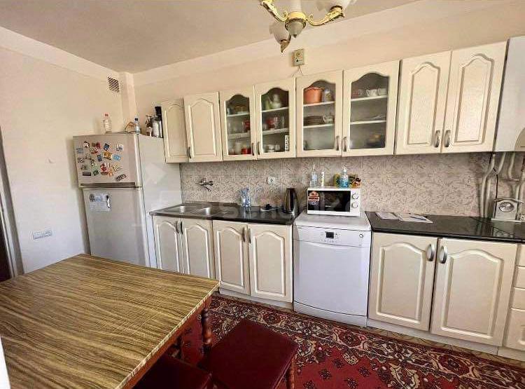 4 Սենյականոց Բնակարան Քարե Շենքում, 100քմ, 2/5 հարկ, Կապիտալ Վերանորոգված, Կահավորված, Արևկող