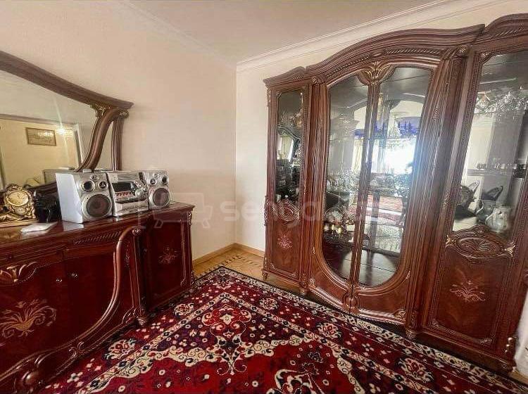 4 Սենյականոց Բնակարան Քարե Շենքում, 100քմ, 2/5 հարկ, Կապիտալ Վերանորոգված, Կահավորված, Արևկող