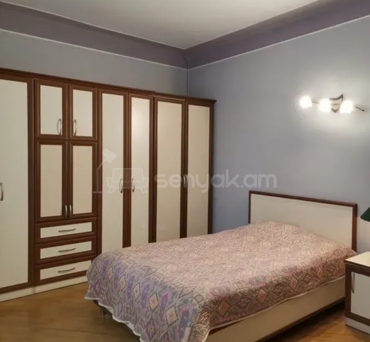 2 Սենյականոց Բնակարան Քարե Շենքում, 56քմ, 3/5 հարկ, Կապիտալ Վերանորոգված