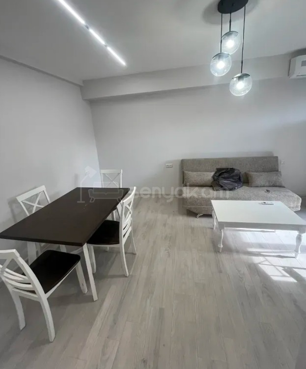 2 Սենյականոց Բնակարան, 42քմ, 2/9 հարկ, Կապիտալ Վերանորոգված