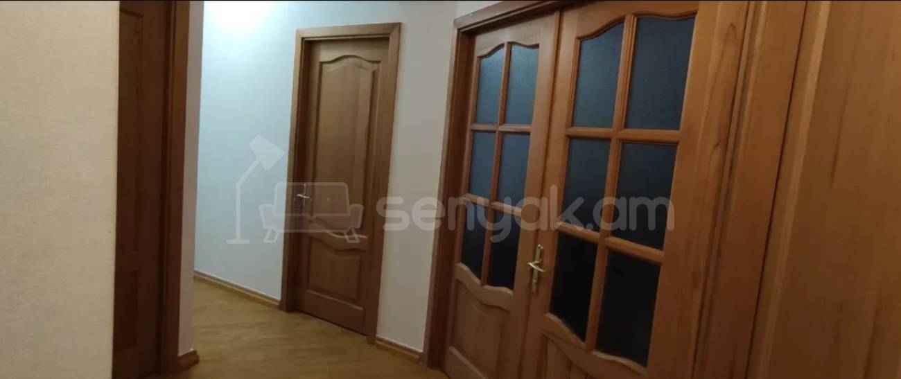4 Սենյականոց Բնակարան Քարե Շենքում, 90քմ, 2/5 հարկ, Կապիտալ Վերանորոգված, Կահավորված, Արևկող
