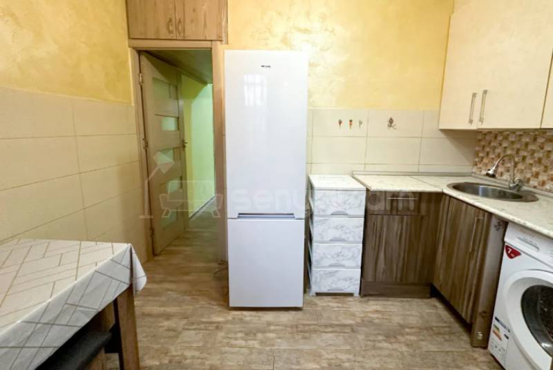 3 Սենյականոց Բնակարան Քարե Շենքում, 80քմ, 2/5 հարկ, Կապիտալ Վերանորոգված, Կահավորված, Արևկող