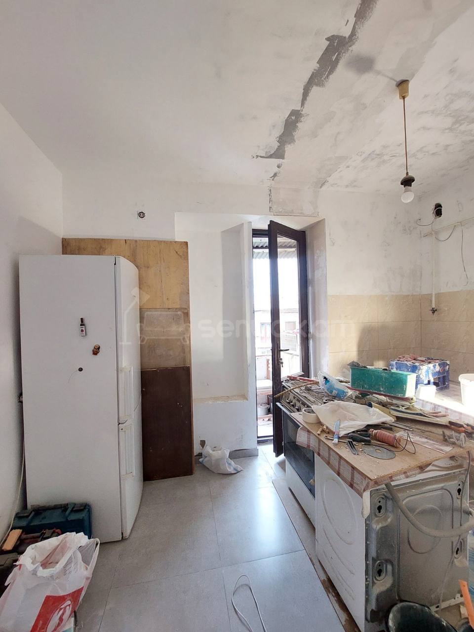 3 Սենյականոց Բնակարան Քարե Շենքում, 60քմ, 5/5 հարկ, Կոսմետիկ Վերանորոգված