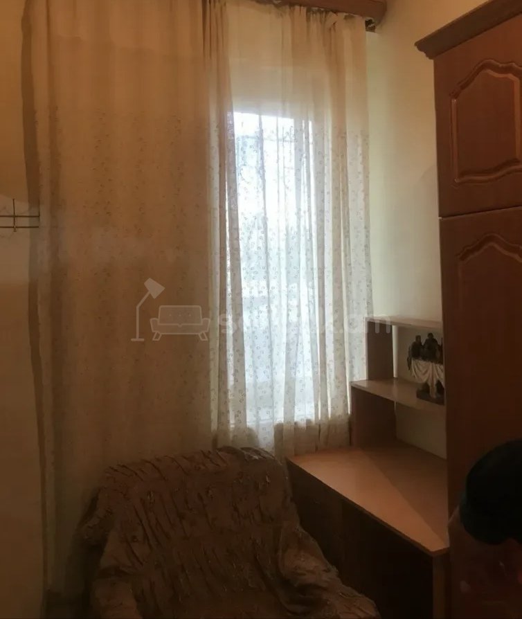 2 Սենյականոց Բնակարան Քարե Շենքում, 45քմ, 2/4 հարկ, Նորմալ Վիճակում, Կահավորված