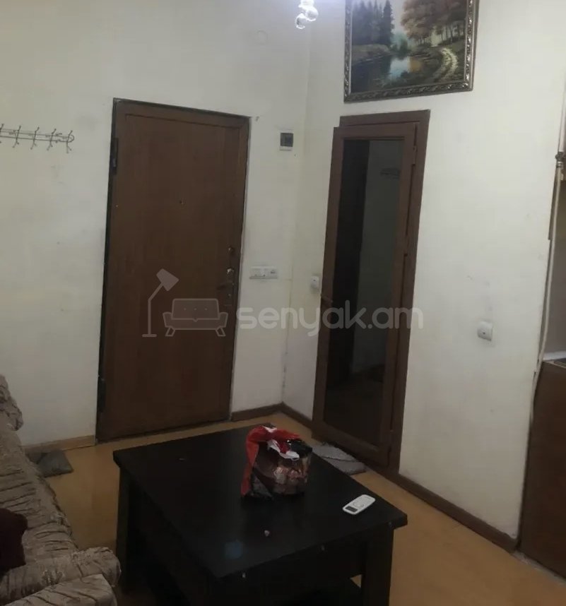 2 Սենյականոց Բնակարան Քարե Շենքում, 45քմ, 2/4 հարկ, Նորմալ Վիճակում, Կահավորված
