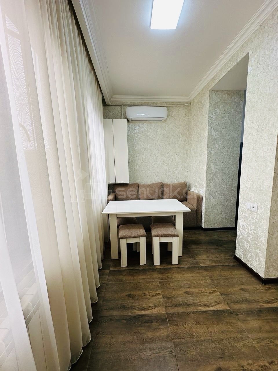 3 Սենյականոց Բնակարան Քարե Շենքում, 85քմ, 2/4 հարկ, Կապիտալ Վերանորոգված