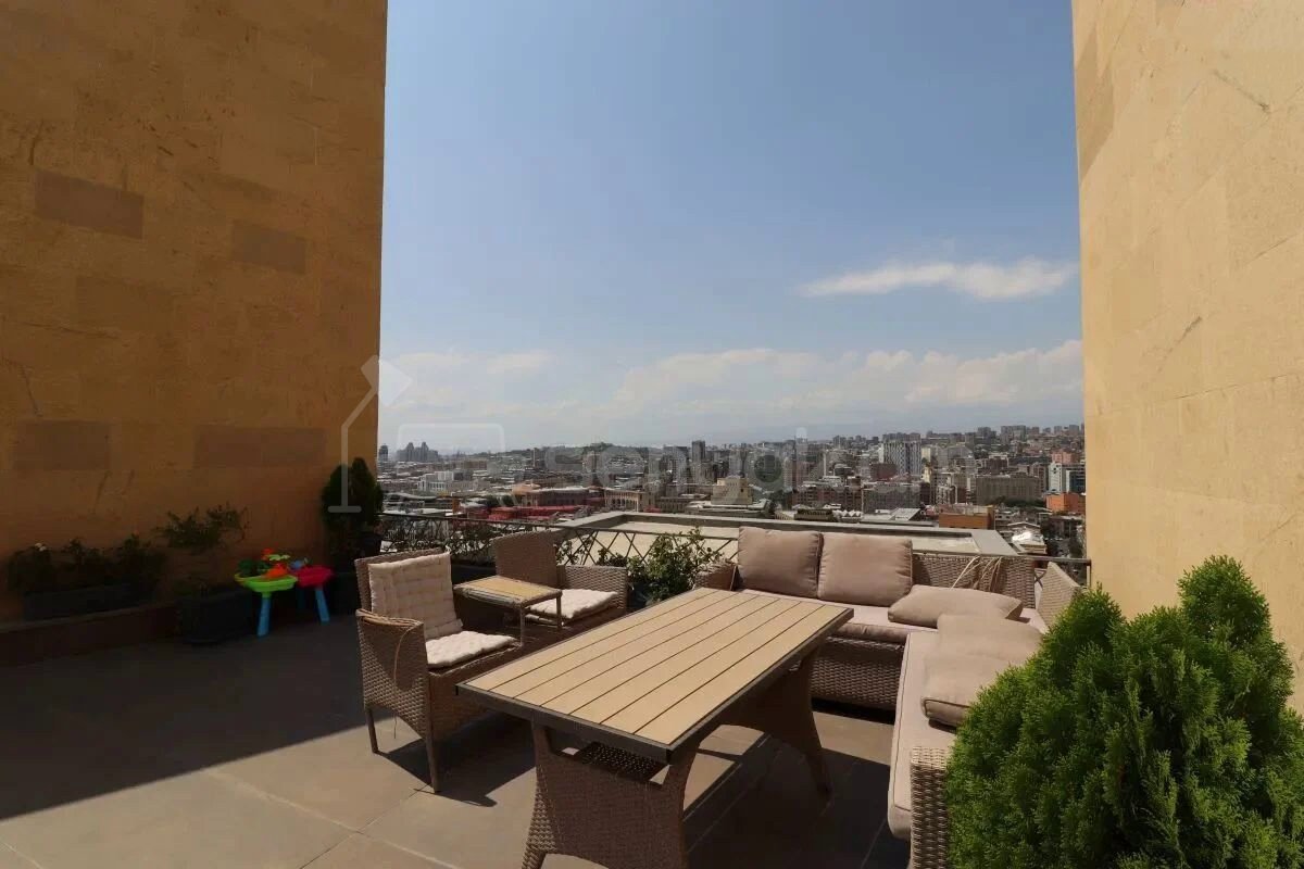 5 Սենյականոց Բնակարան Նորակառույցում, 250քմ, 22/23 հարկ, Կապիտալ Վերանորոգված