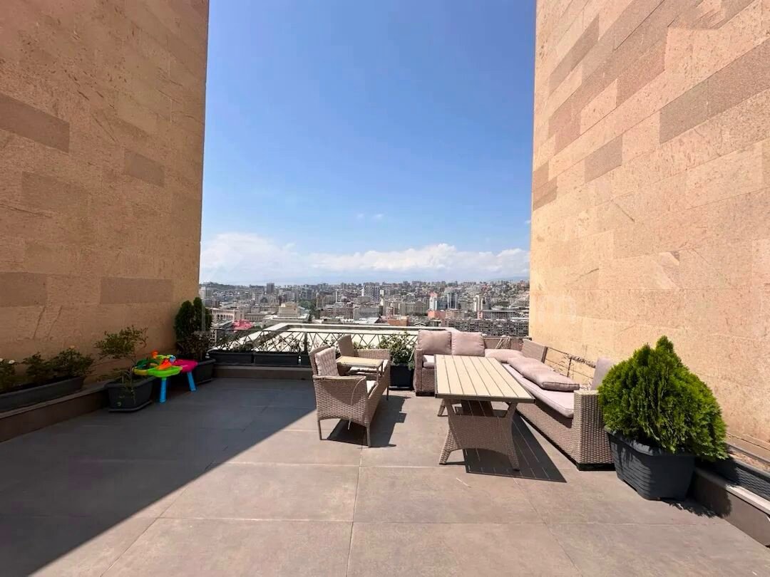5 Սենյականոց Բնակարան Նորակառույցում, 250քմ, 22/23 հարկ, Կապիտալ Վերանորոգված