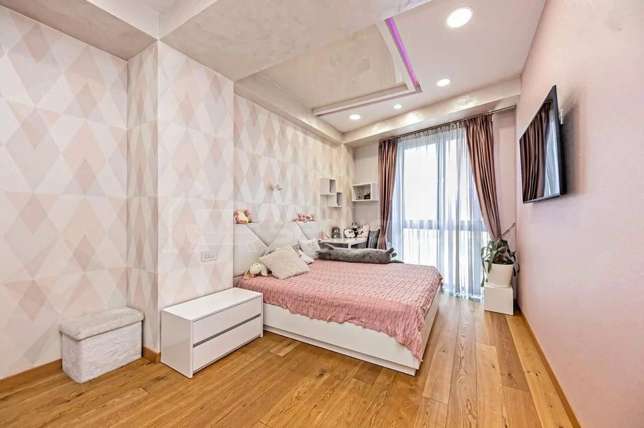 5 Սենյականոց Բնակարան Նորակառույցում, 250քմ, 22/23 հարկ, Կապիտալ Վերանորոգված