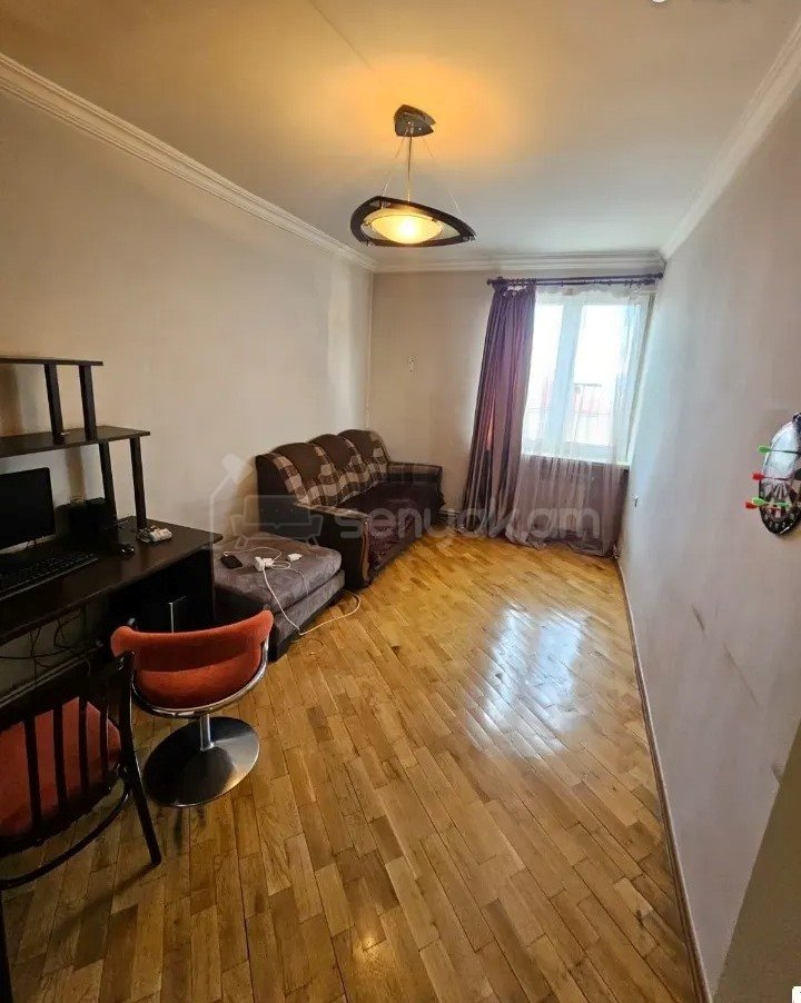 3 Սենյականոց Բնակարան, 79քմ, 2/9 հարկ, Նորմալ Վիճակում
