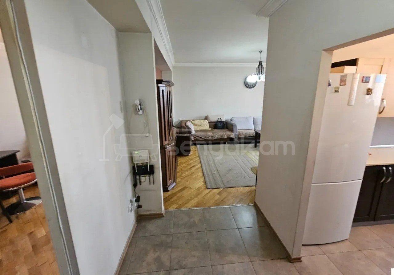 3 Սենյականոց Բնակարան, 79քմ, 2/9 հարկ, Նորմալ Վիճակում