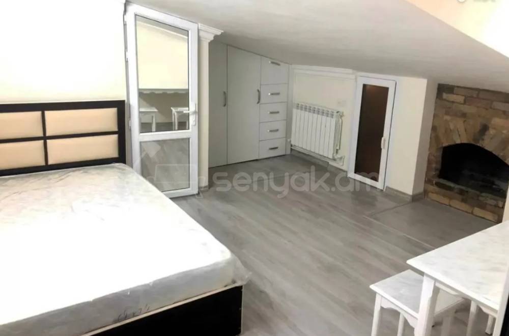 2 Սենյականոց Բնակարան Քարե Շենքում, 50քմ, 5/5 հարկ, Դիզայներական Վերանորոգված, Կահավորված, Արևկող