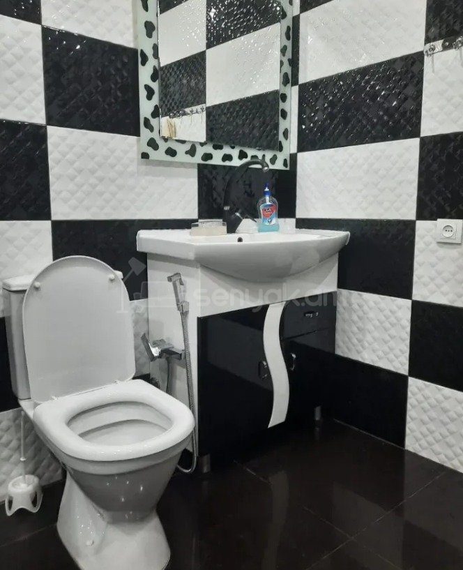 4 Սենյականոց Բնակարան Քարե Շենքում, 130քմ, 2/5 հարկ, Կապիտալ Վերանորոգված, Կահավորված, Արևկող