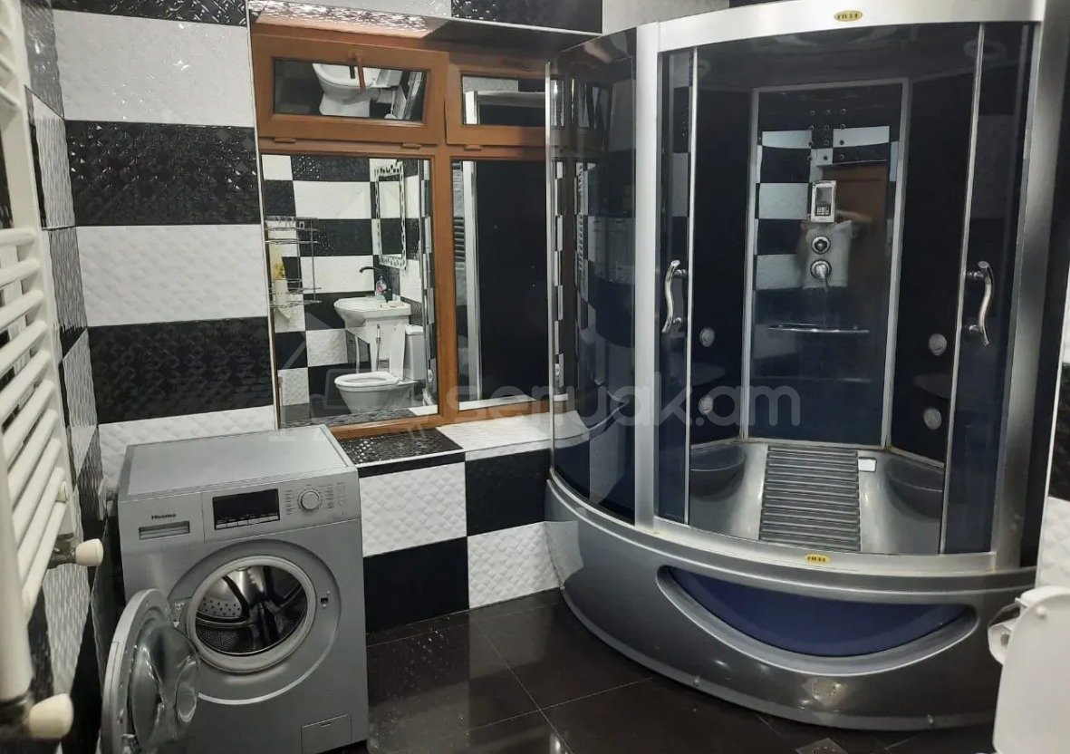 4 Սենյականոց Բնակարան Քարե Շենքում, 130քմ, 2/5 հարկ, Կապիտալ Վերանորոգված, Կահավորված, Արևկող