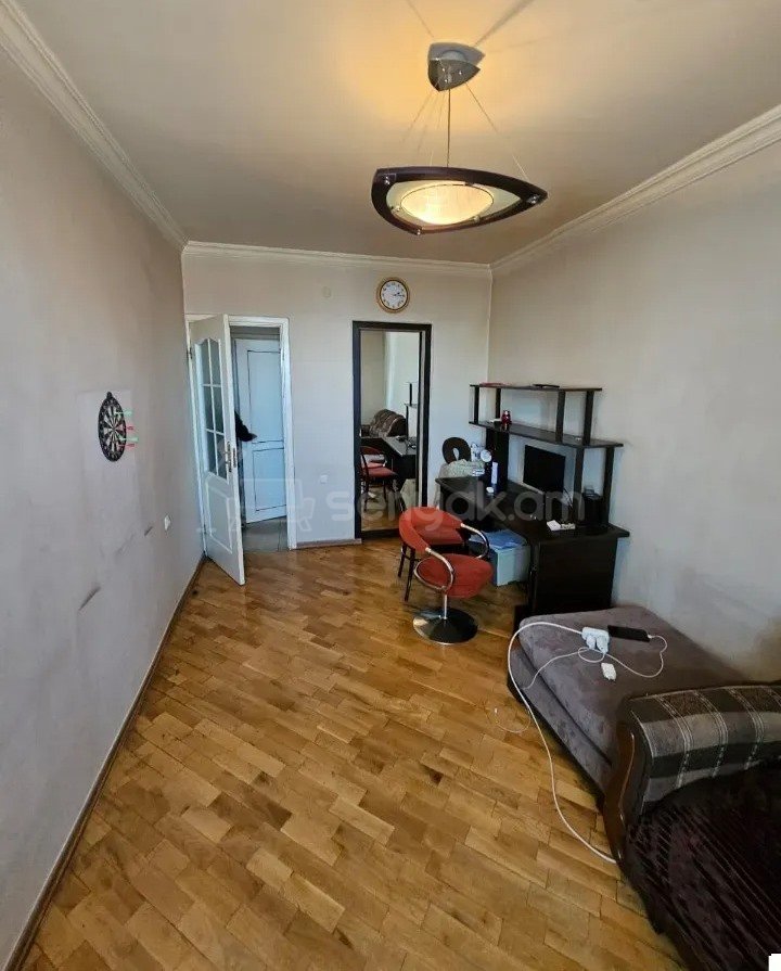 3 Սենյականոց Բնակարան, 79քմ, 2/9 հարկ, Նորմալ Վիճակում