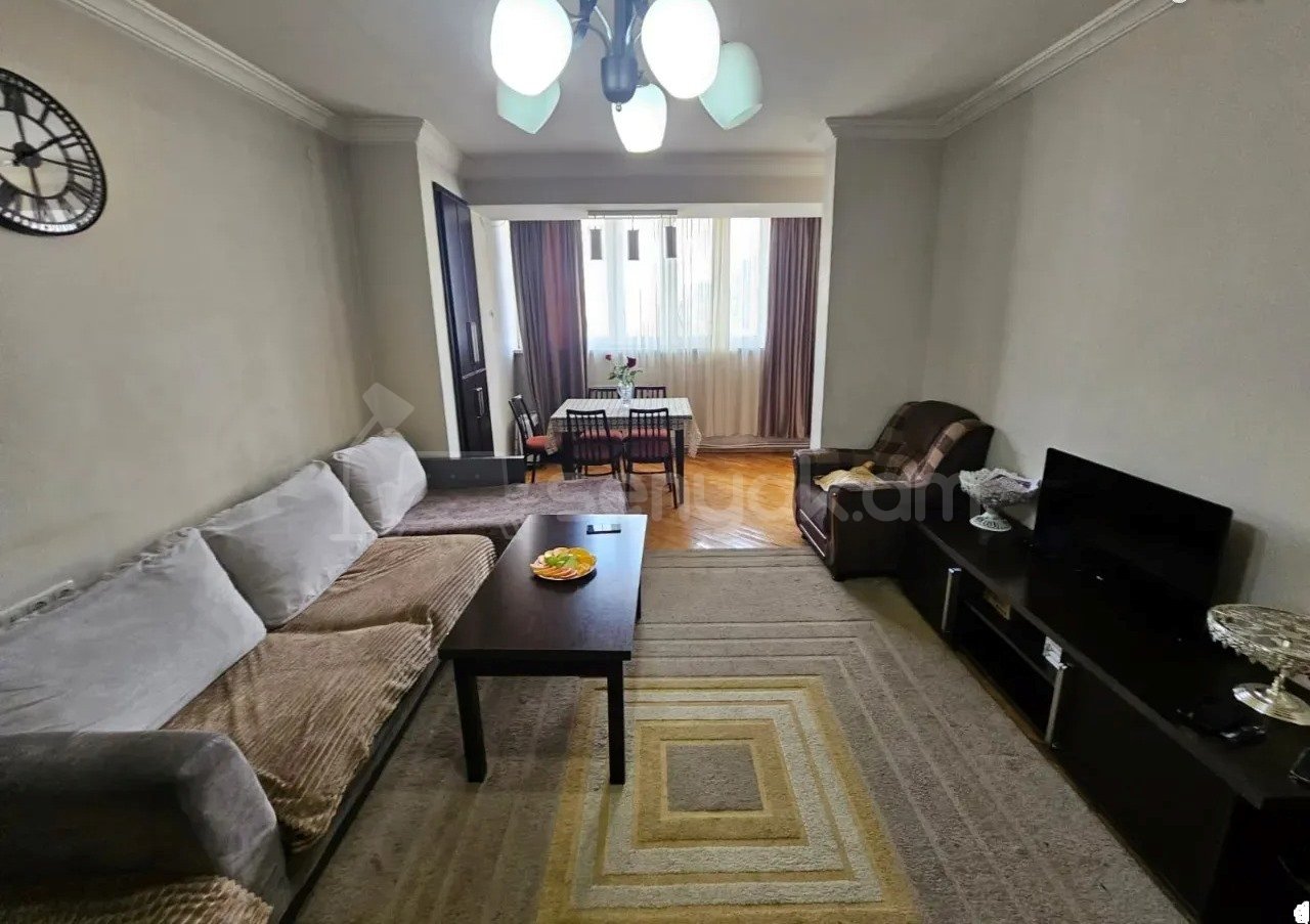 3 Սենյականոց Բնակարան, 79քմ, 2/9 հարկ, Նորմալ Վիճակում