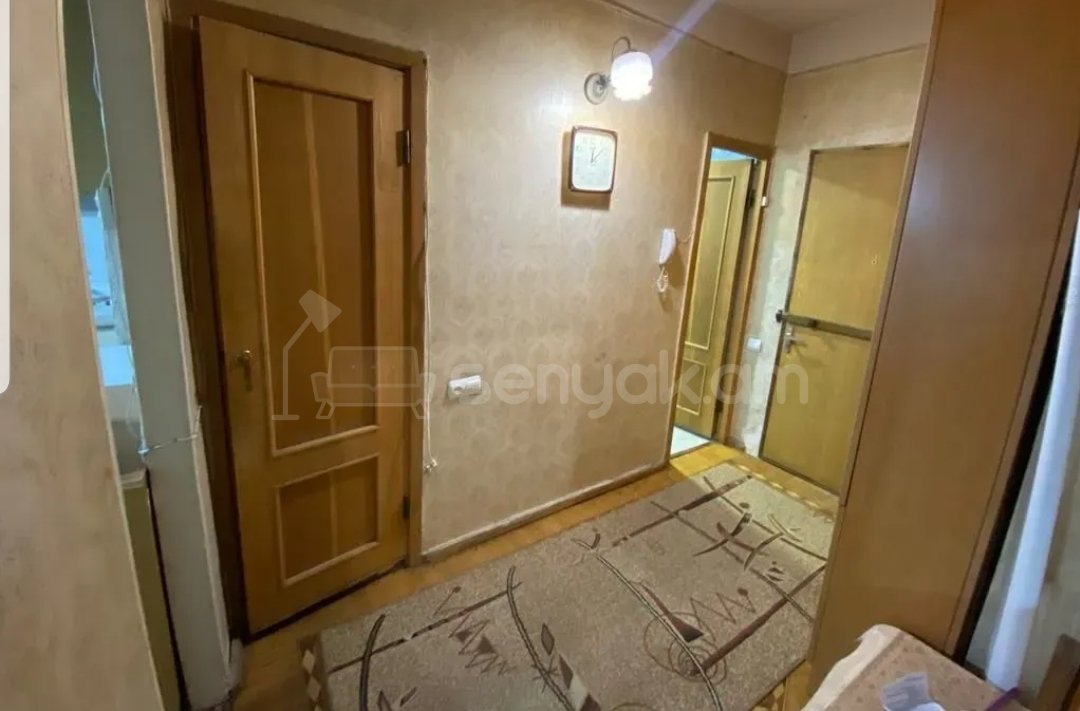 1 Սենյականոց Բնակարան Քարե Շենքում, 62քմ, 7/8 հարկ, Նորմալ Վիճակում, Կահավորված, Արևկող