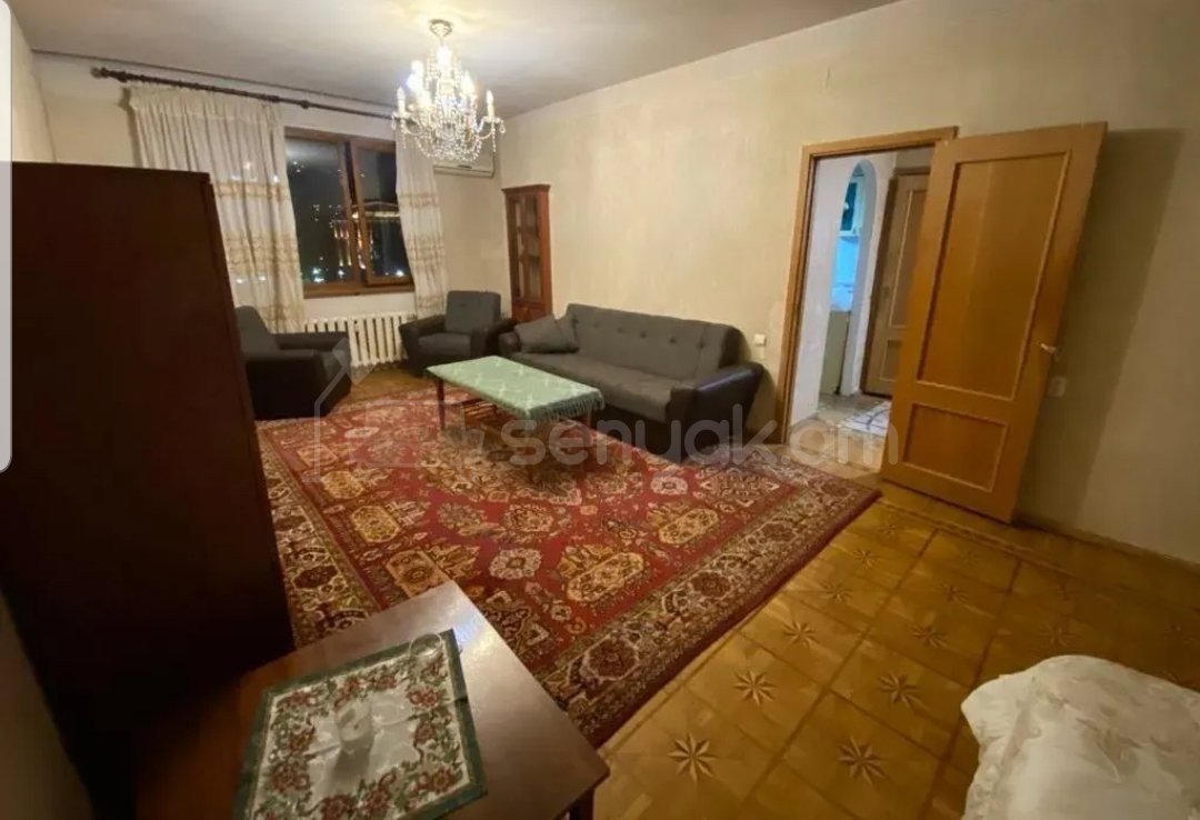 1 Սենյականոց Բնակարան Քարե Շենքում, 62քմ, 7/8 հարկ, Նորմալ Վիճակում, Կահավորված, Արևկող