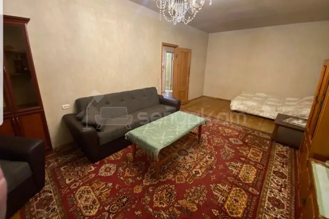 1 Սենյականոց Բնակարան Քարե Շենքում, 62քմ, 7/8 հարկ, Նորմալ Վիճակում, Կահավորված, Արևկող